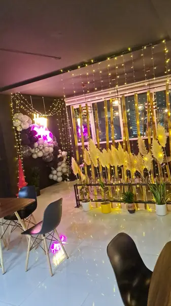  کافه پاریس Cafe Paris