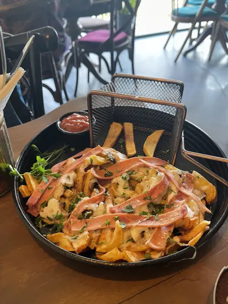  Madota Cafe