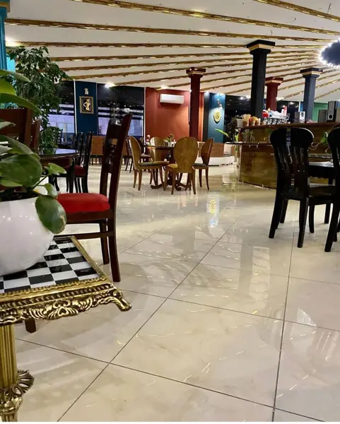کافه کاریزما