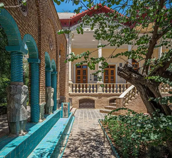  Moghadam Cafe