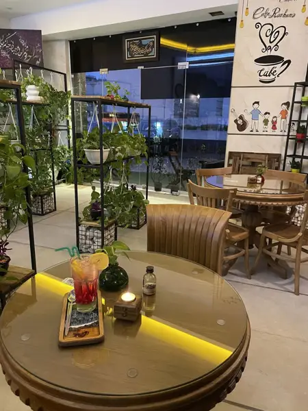 کافه روژانو Rozhano Cafe