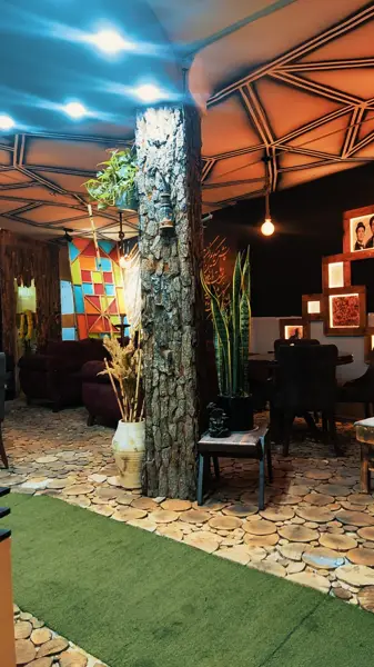  کافه چوبی