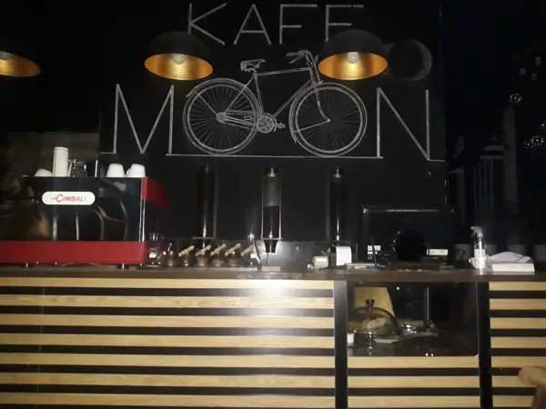  کافه روبوستا - Cafe Robusta