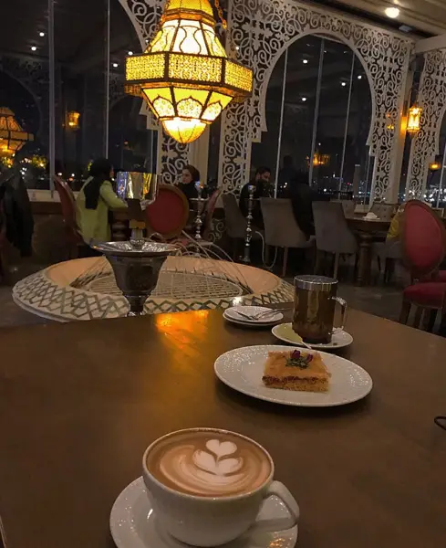  کافه بام لند