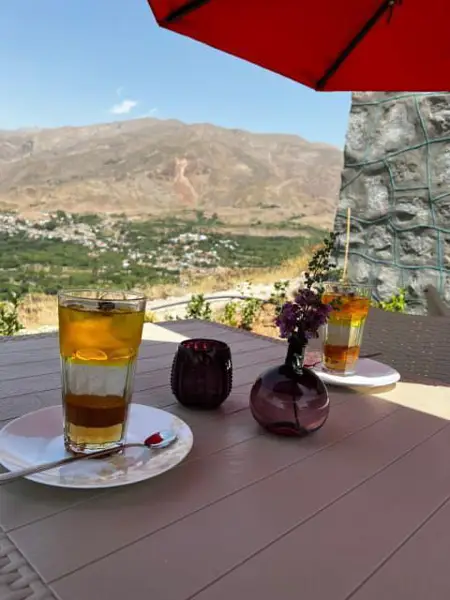  کافی شاپ قوی سفید