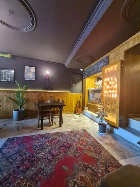 کافه هارمونیکا harmonica café