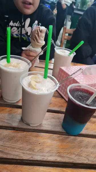  Almas Icecream And Juice