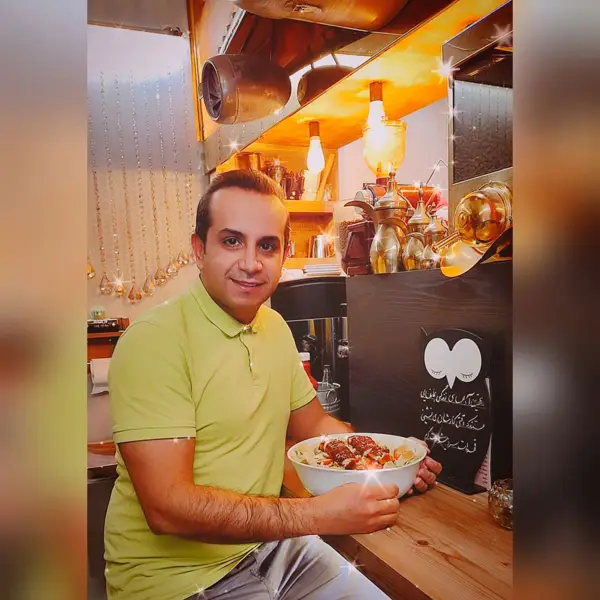  Cafe Nazhoman