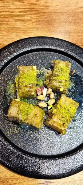  کافه باقلوا تک سین نیلوفر