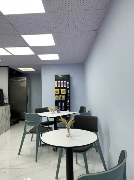 Elly Biscuit Cafe