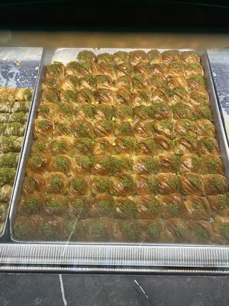 باقلوای تکسین علی کنتیا