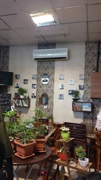  کافه بستنی داش‌آکل