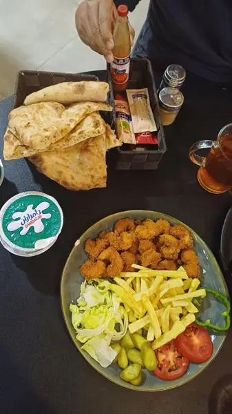  کافه رستوران شب نشین