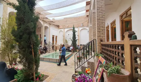  رستوران سنتی مرشدی