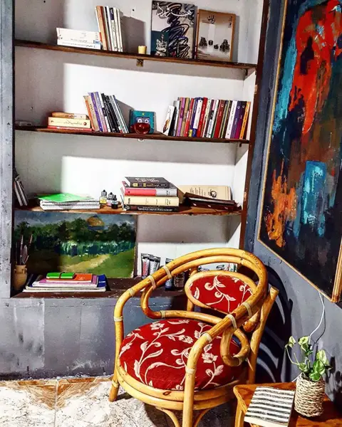  کافه گالری کاژه Kazheh Cafe