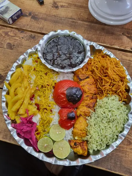  غذا بیرون بر زعفرون