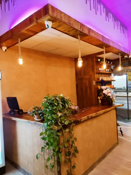 کافه چوبی