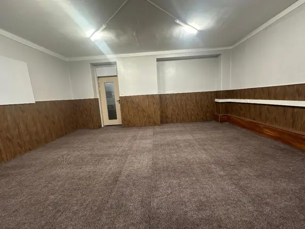(office)