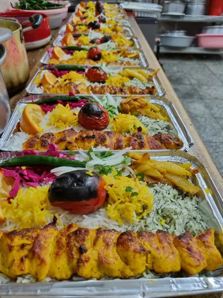  غذا بیرون بر زعفرون