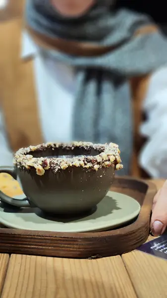  باغ رستوران و کافی شاپ لونا luna