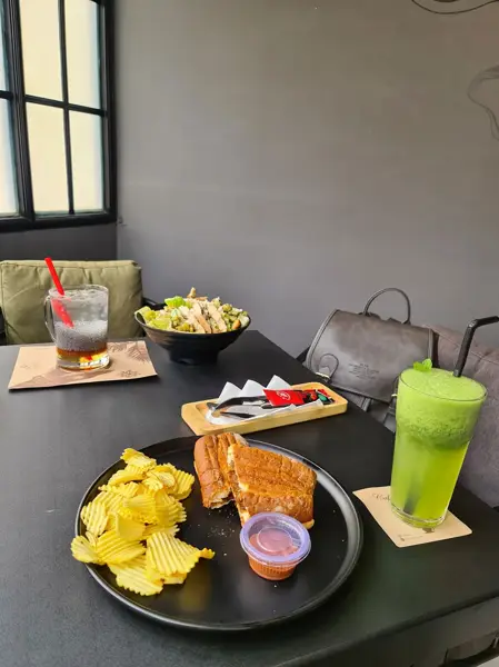  cafe viuna کافه ویونا