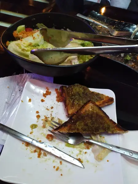  کافه رستوران طبیعت وی آی پی