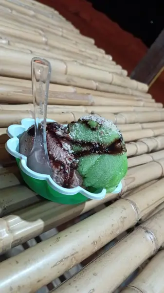  کافه بستنی خلیجو