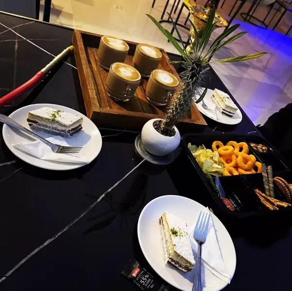  Cafe Rapiton