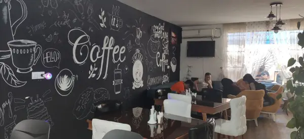 Cafe eight | کافه اِیت