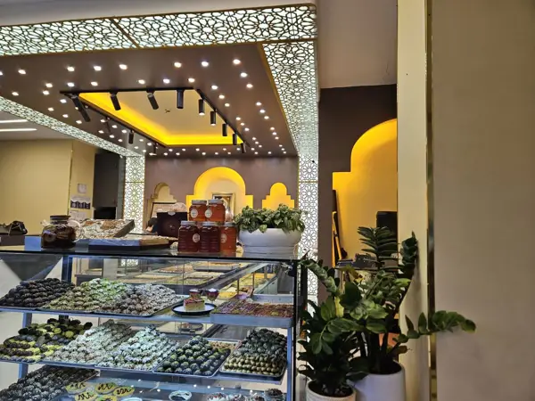 Pakan Baklava Cafe (کافه باقلوای پاکان)