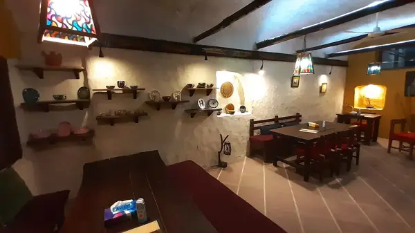  کافه گالری گلنوش Golnoosh Cafe Gallery