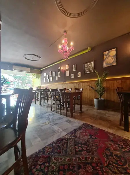 کافه هارمونیکا harmonica café