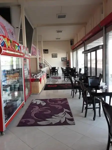رستوران و کافه صبحانه و حلیم پزی برنتین