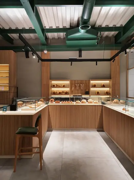  H Cafe Bakery