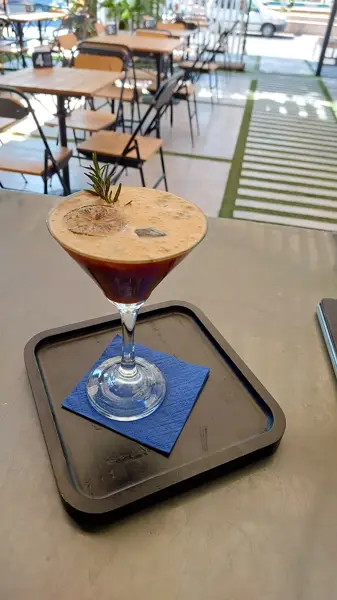 Damoon Cafe