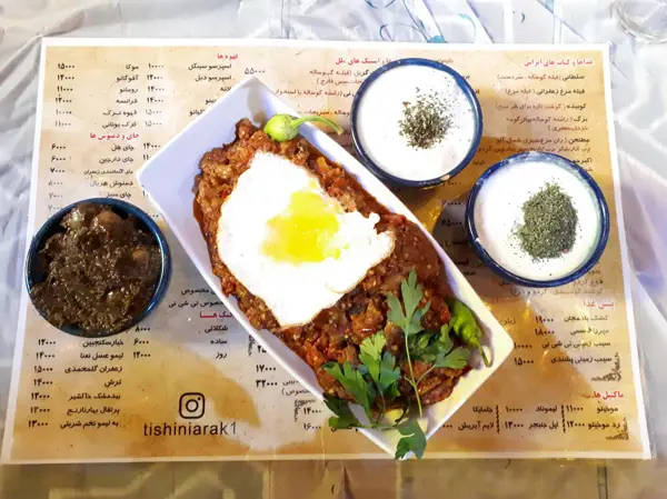  کافه رستوران تی شی نی