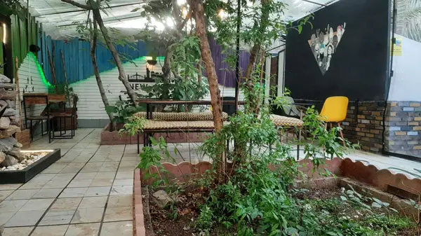  Cafe Moon