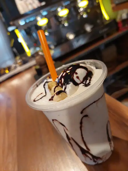  Cafe Kambiz