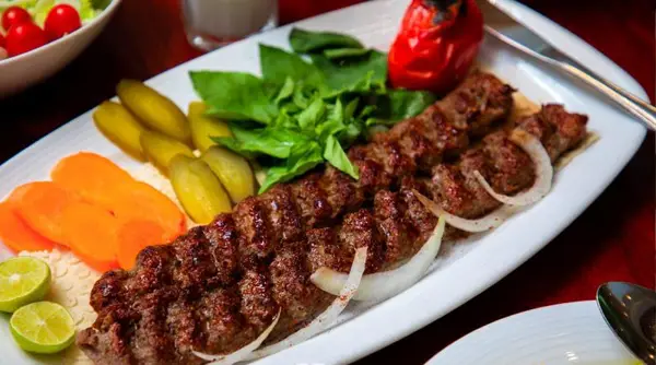 سفره خانه سنتی لبخند