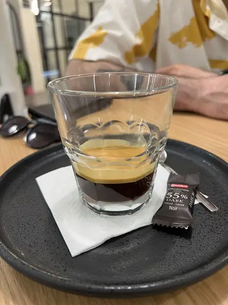  Lava cafe
