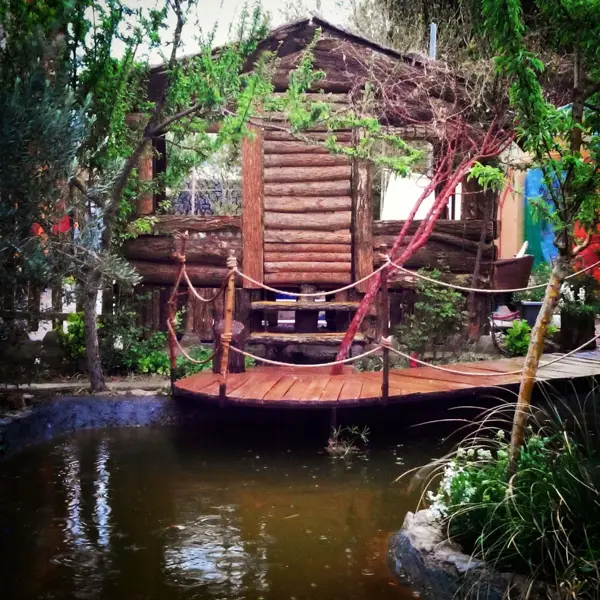  باغ عمارت نصف جهان