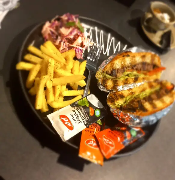  Cafe Cinema
