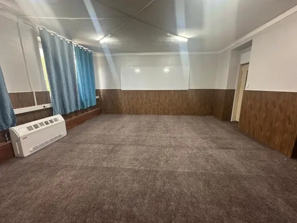 (office)