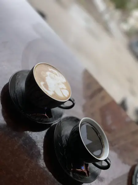 کافی شاپ کافینه cafe kaffine