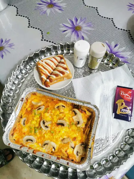  Cafe Khatereh