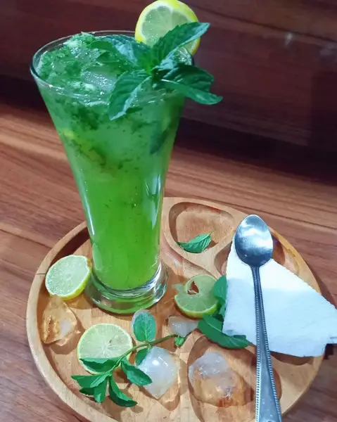  کافه اسطوره