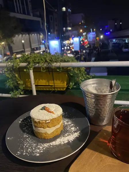  کافه کتاب جایی دیگر