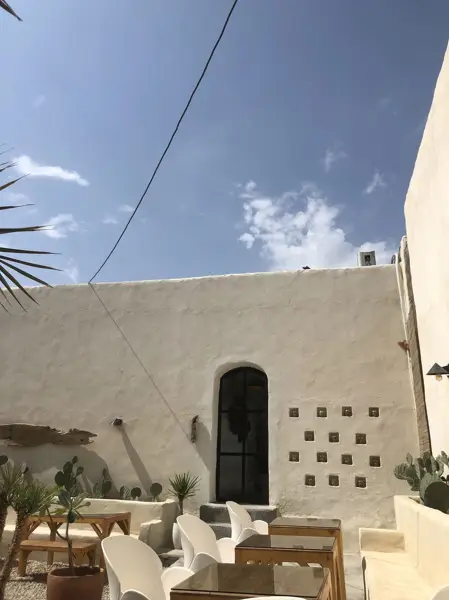  کافه روتس جزیره