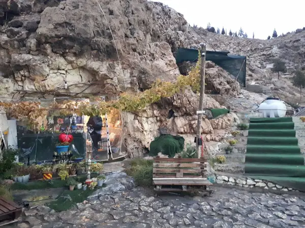 کافه غار Cafe Ghar