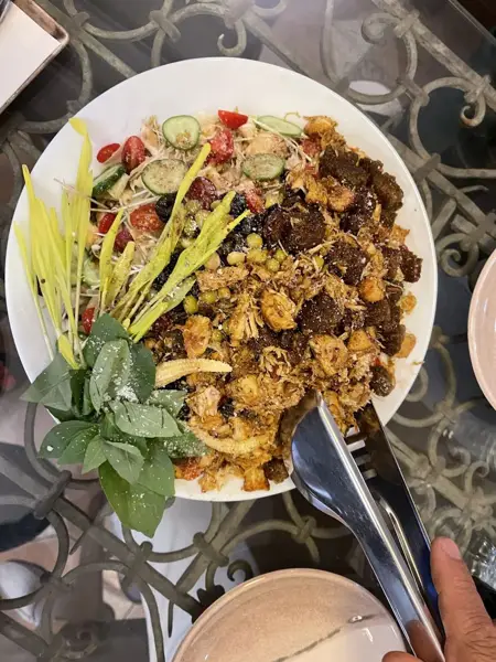  Mahooni Cafe